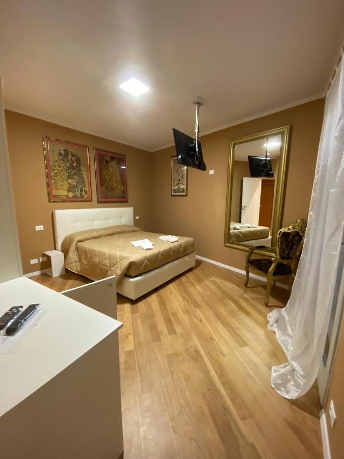 Villa Castello Only Room Limone sul Garda Exterior photo